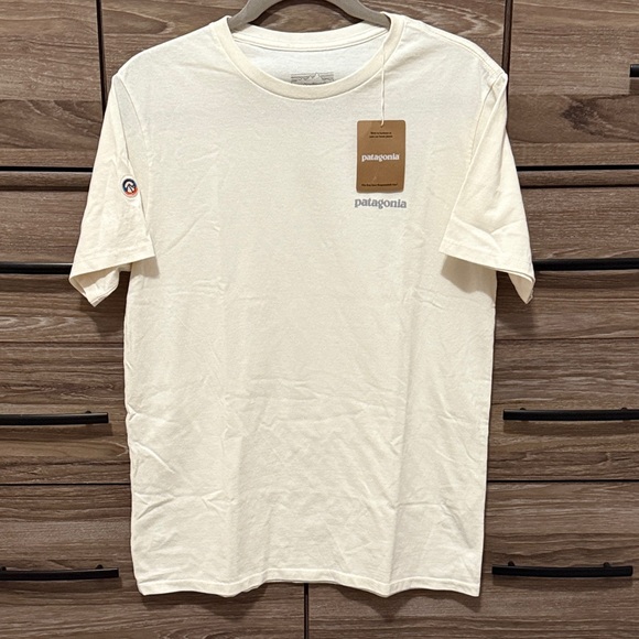 Patagonia Tops - New Patagonia Fitz Roy Icon Responsibili-Tee Shirt Size Medium Birch White